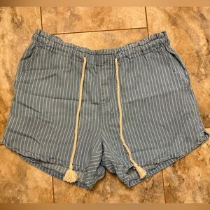 NWOT Kiabi Women’s Shorts Blue W/White Pinstripes Drawstring High Waist Size 10